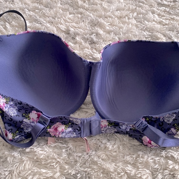 Victoria’s Secret set of 2 bras 36DD & 38DD - Picture 6 of 7